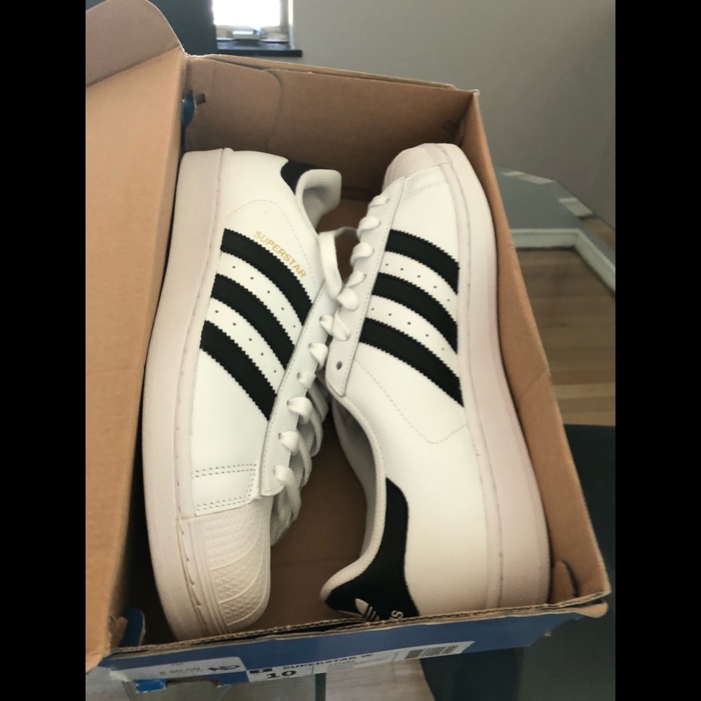 Adidas Superstar Sneakers